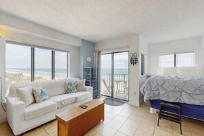 Iron/ironing board, Internet, bed sheets, wheelchair access - Oceanfront studio with private balcony, pool & direct beach access (Myrtle Beach)