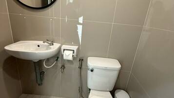 Superior-Zimmer | Badezimmer | Kostenlose Toilettenartikel, Handtücher