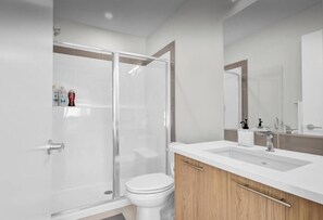 Bathroom - Newly built 3BR/2.5BA modern townhouse. Stampede : 20 minutes & Banff: 1 hour. (Calgary)