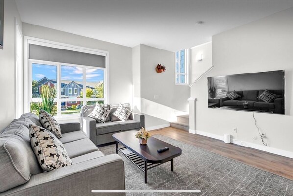 Living area - Newly built 3BR/2.5BA modern townhouse. Stampede : 20 minutes & Banff: 1 hour. (Calgary)