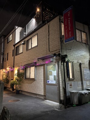Exterior detail - The Familiar Inn-Hotel and Inn Business (Osaka)
