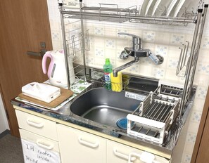 Family Apartment, Non Smoking, City View (2F) | Private kitchen - The Familiar Inn-Hotel and Inn Business (Osaka)
