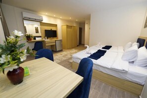 Deluxe Room, City View - Pyramids Khan Hotel (Giza)