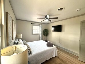 5 bedrooms, desk, iron/ironing board, WiFi - 5BR Corporate Housing | large yard | RV Parking (Decatur)