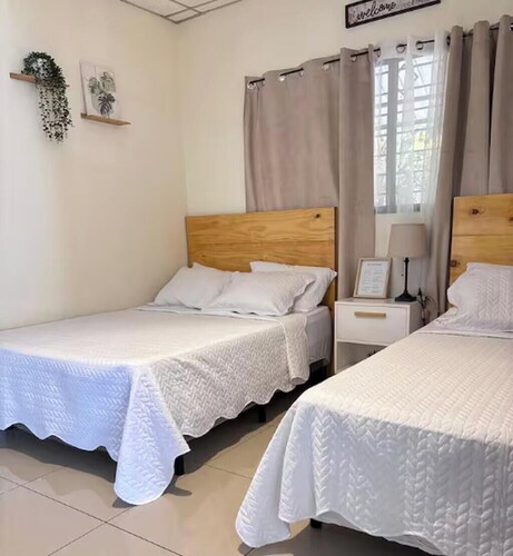 Enjoyable 2-bedroom bed & breakfast with AC in San Salvador