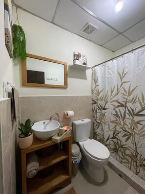 Handtücher, Seife, Toilettenpapier