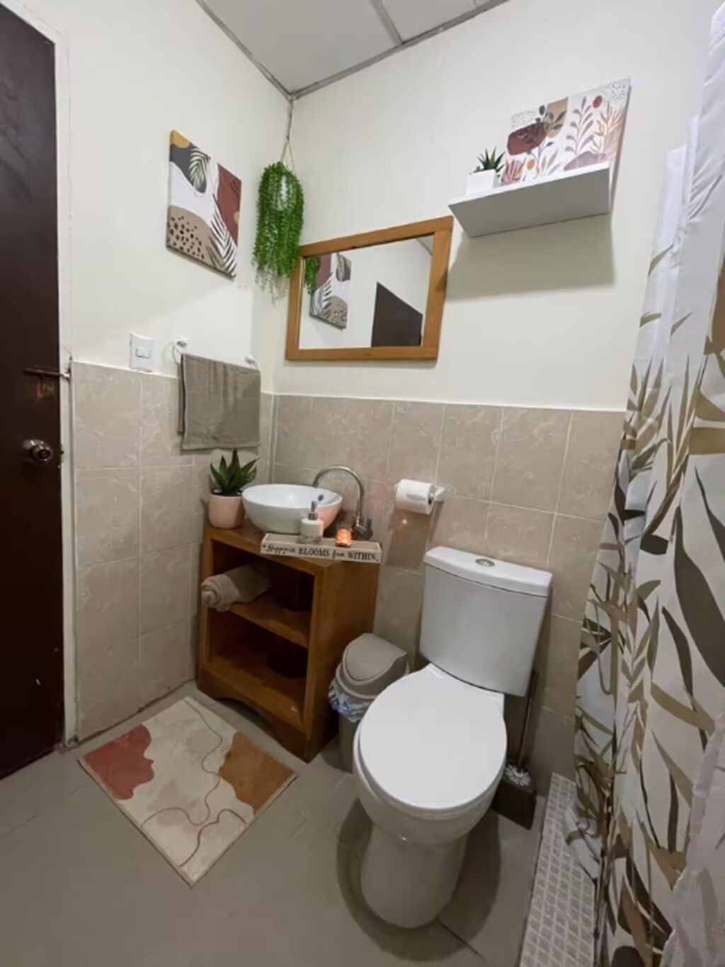 Handtücher, Seife, Toilettenpapier