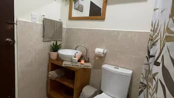 Handtücher, Seife, Toilettenpapier