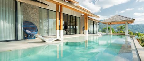 Vila | Piscina particular