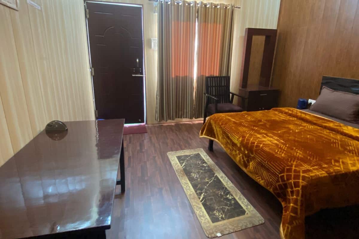 Comfort Room, Mountain View