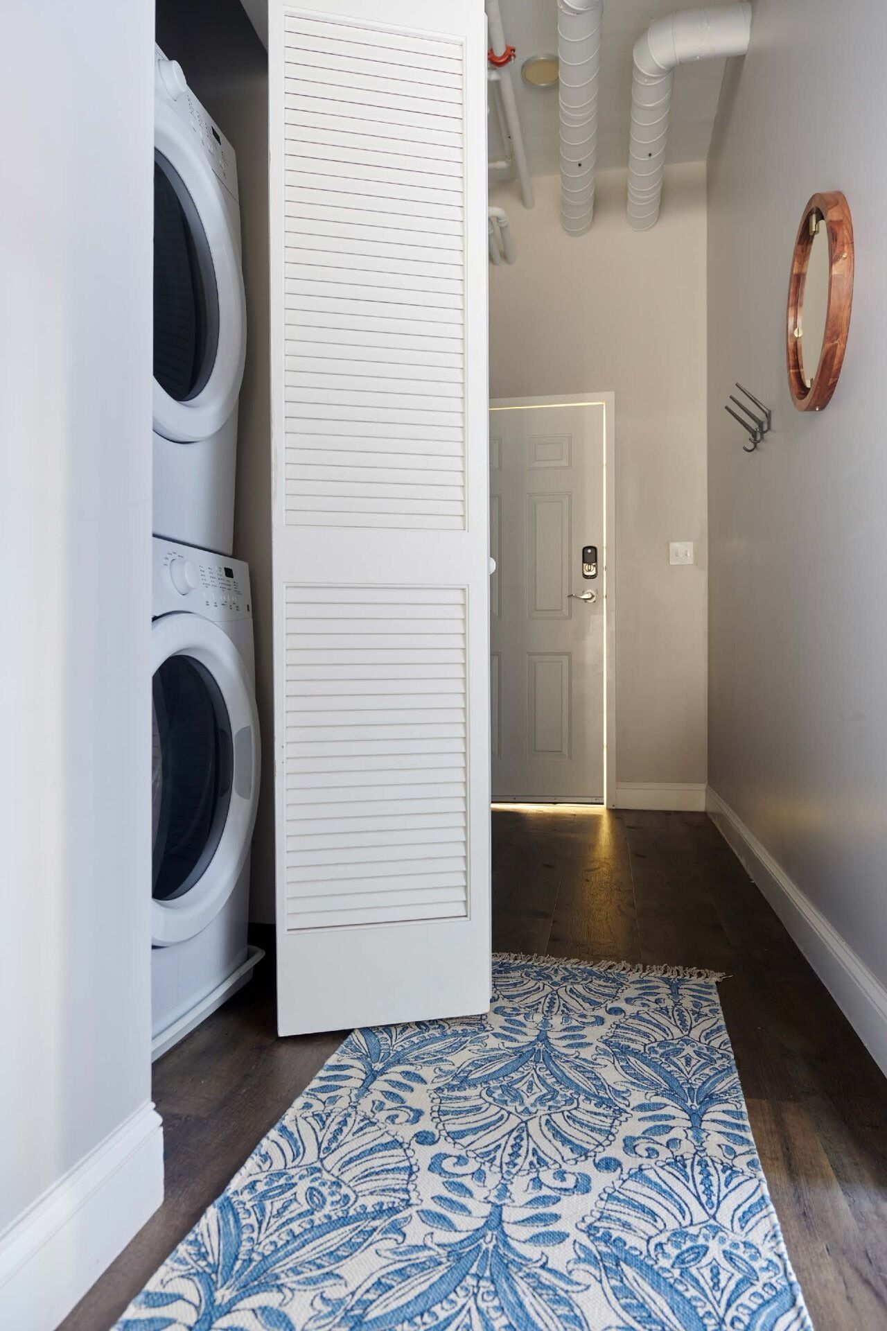 Family Apartment, 4 Bedrooms (Self Check-in with Virtual Front Desk) | Laundry