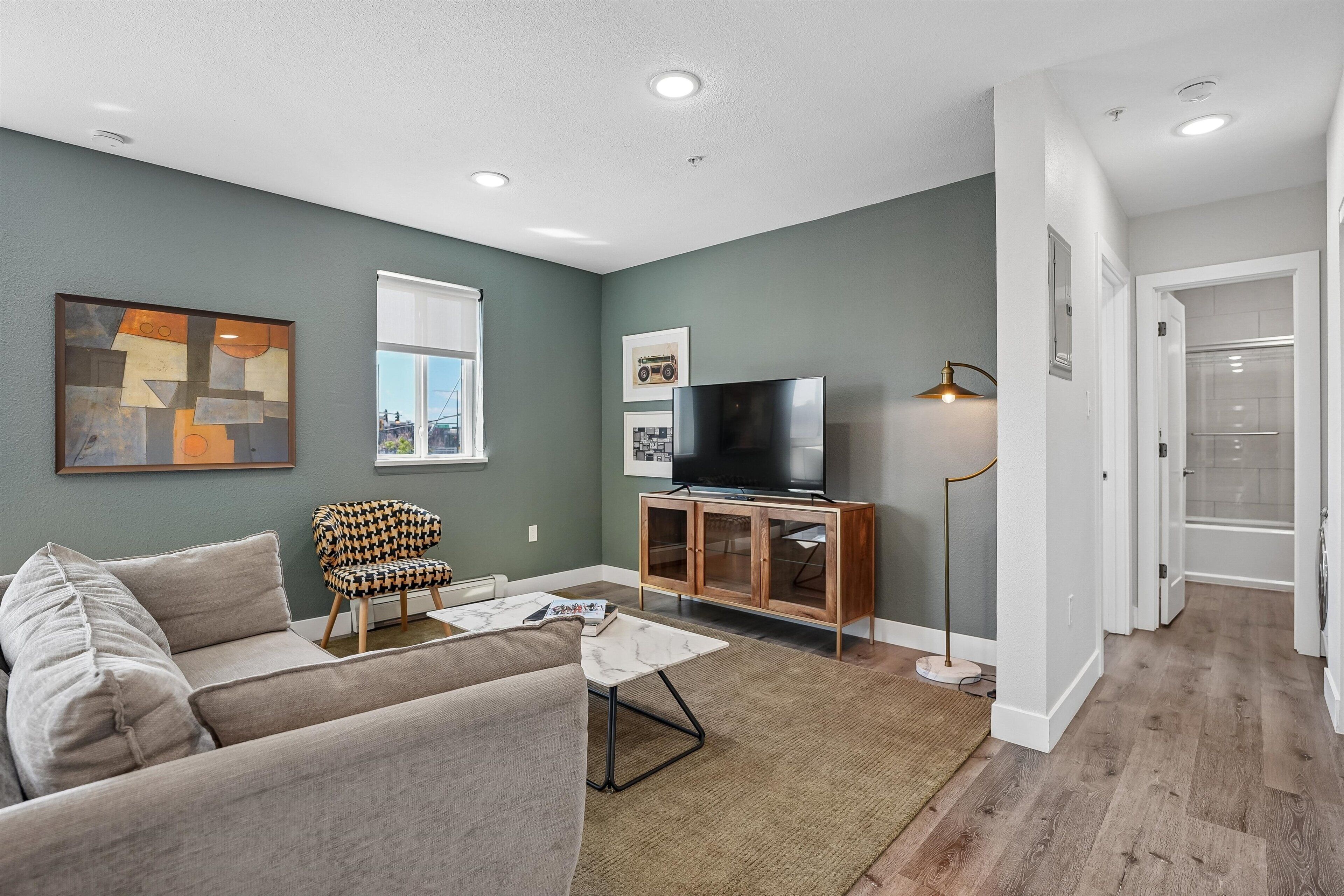 One Bedroom, King Bed (Self Check-in) | Living area | 42-inch Smart TV with digital channels