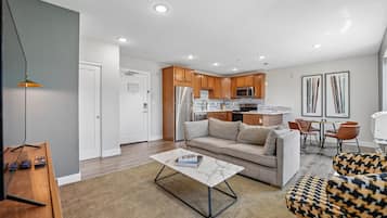 One Bedroom, King Bed (Self Check-in) | Living area