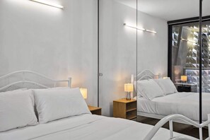 2 habitaciones, escritorio, tabla de planchar con plancha y wifi 