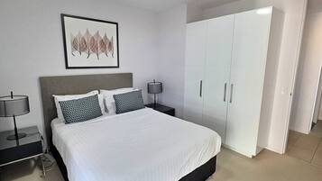 2 chambres, fer et planche à repasser, Wi-Fi, draps fournis