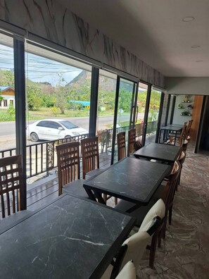 Dining - Room-charming Ao Nang Guest Room 6 Bedro (Krabi)