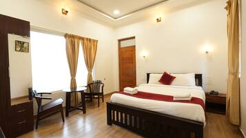 Premium Room | In-room safe, laptop workspace, iron/ironing board, free WiFi
