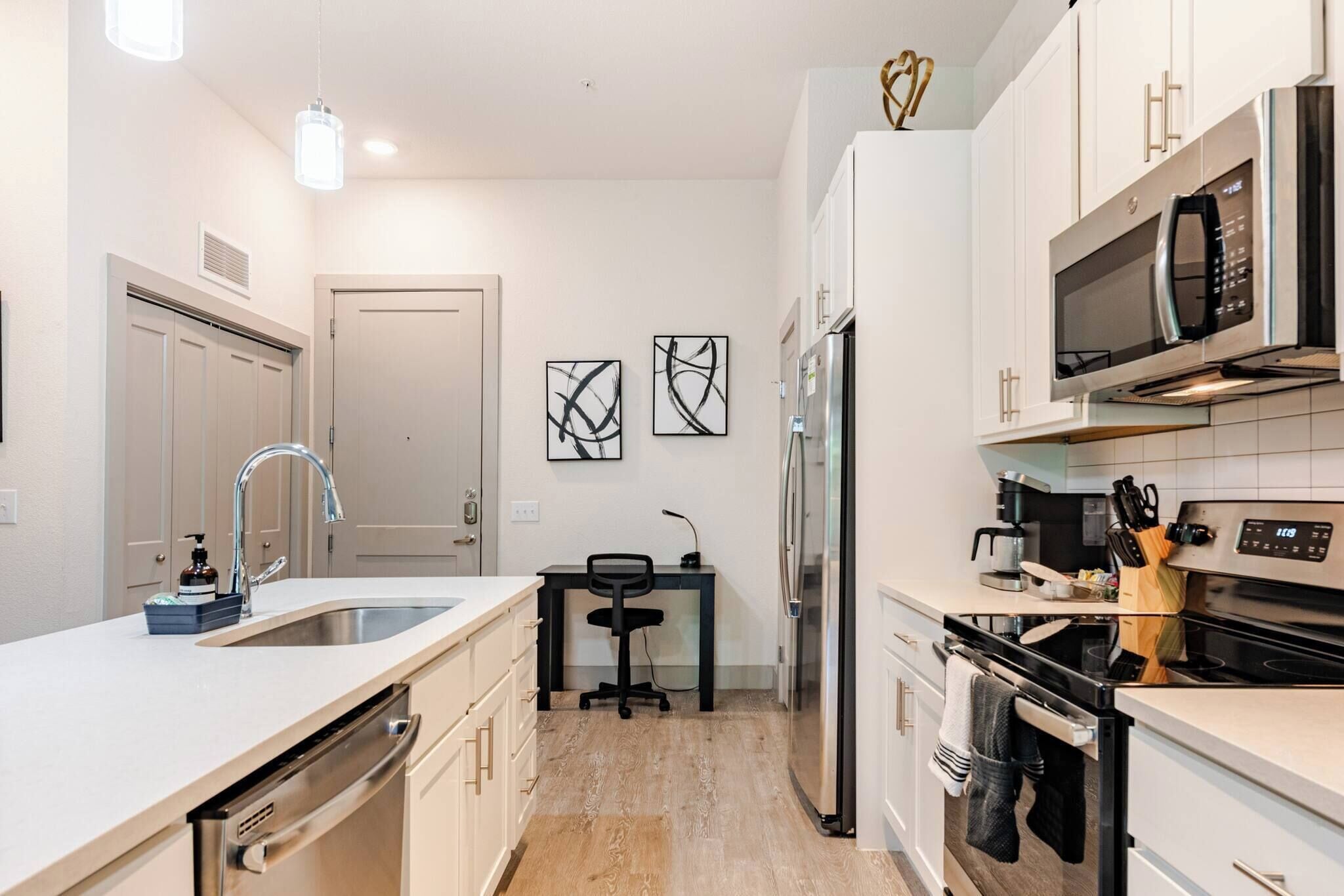 Apartment, 1 Bedroom, Smoking, Balcony | Interior