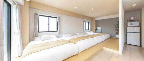Deluxe Studio Suite, City View