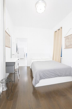 Room - 2-bdr apartment in chinatown (New York)