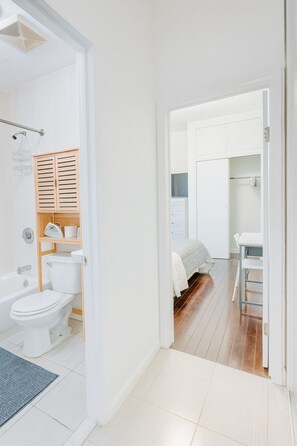 Bathroom - 2-bdr apartment in chinatown (New York)