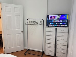 2 habitaciones, tabla de planchar con plancha y wifi gratis 