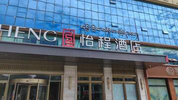 تفاصيل الفندق من الخارج