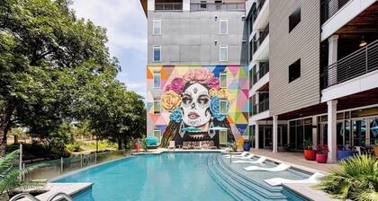 Riverwalk & Pool View Condo Pets & Free Parking