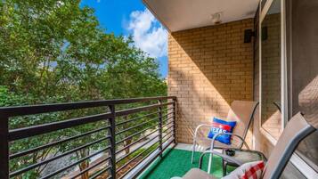 Condo, 1 Bedroom, Accessible, Smoking | Property grounds