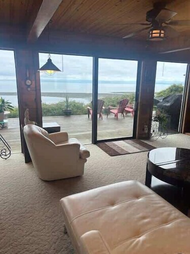 Seaside Pines Escape