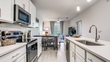 Condo, 1 Bedroom, Smoking, Balcony | Interior