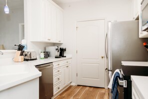 Fridge, microwave, oven, stovetop - Bay Creek Retreat Near Beach & Golf + Incl. Bikes (Cape Charles)