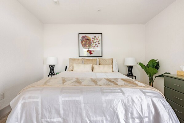 Condo, 1 Bedroom, Smoking, Balcony - Luxury Riverwalk Penthouse Pool & Skyline Views (San Antonio)