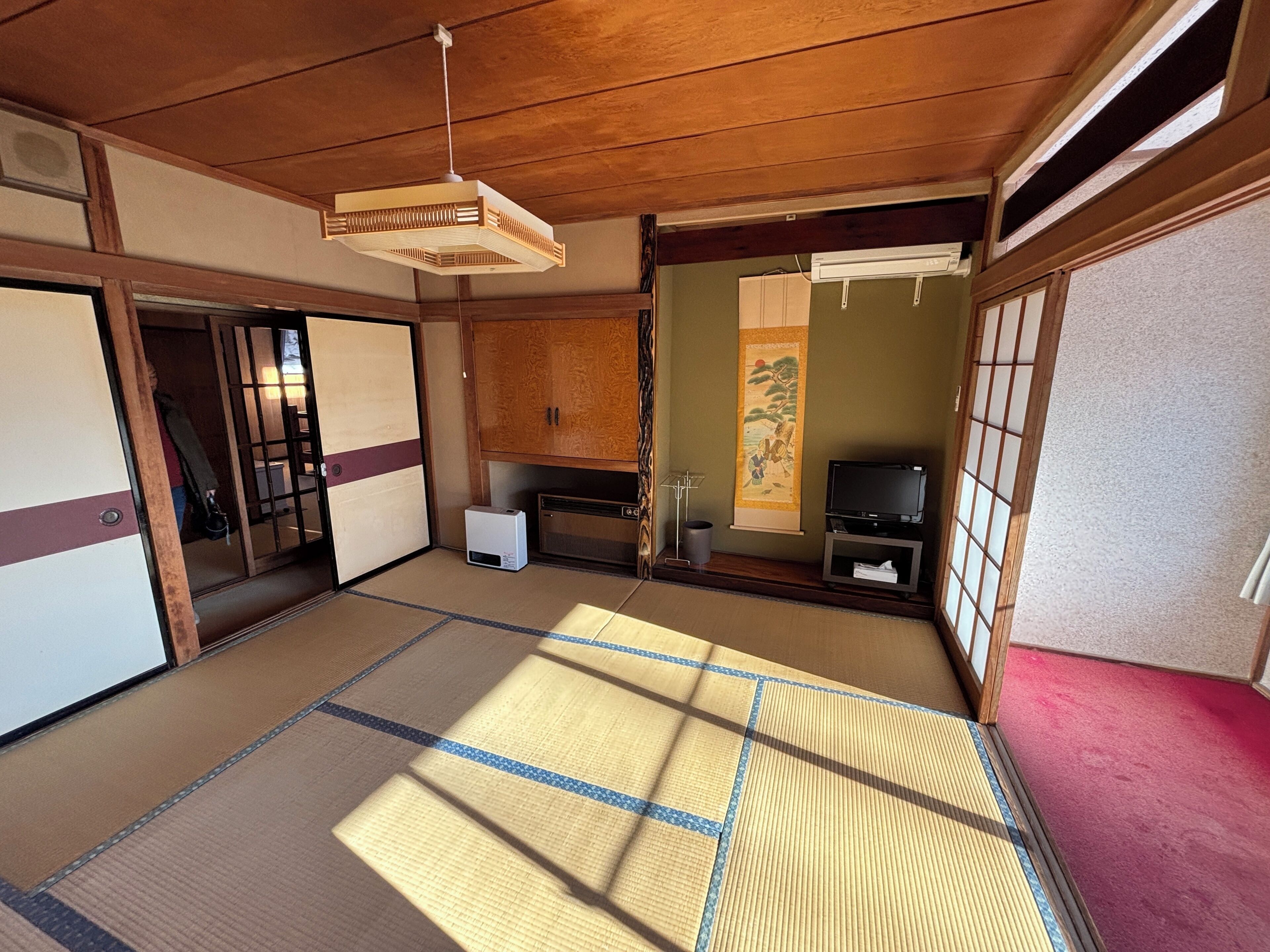 Quadruple Room, Mountain View | Free WiFi, bed sheets