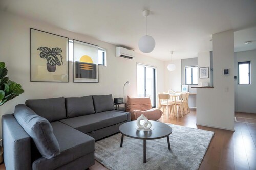 Bright 4BR Home in Ozu Sleeps 11 by Restavio