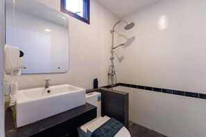 Bathroom - Lespalm Resort by Vacayandco (Tambon Si Sunthon)