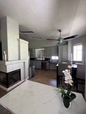 Interior - Palm Desert (Palm Desert)