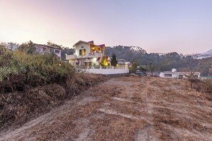 Exterior - Alaya Stays Rainmist 4BHK PetFriendly (Mawal)