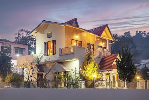 Exterior - Alaya Stays Rainmist 4BHK PetFriendly (Tungali)