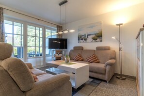 Classic Apartment, 2 Bedrooms | Living room - Ferienwohnung fur 2 in St. Peter-ording (St. Peter-Ording)