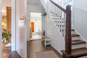 Comfort Apartment, 3 Bedrooms | Bahagian dalam