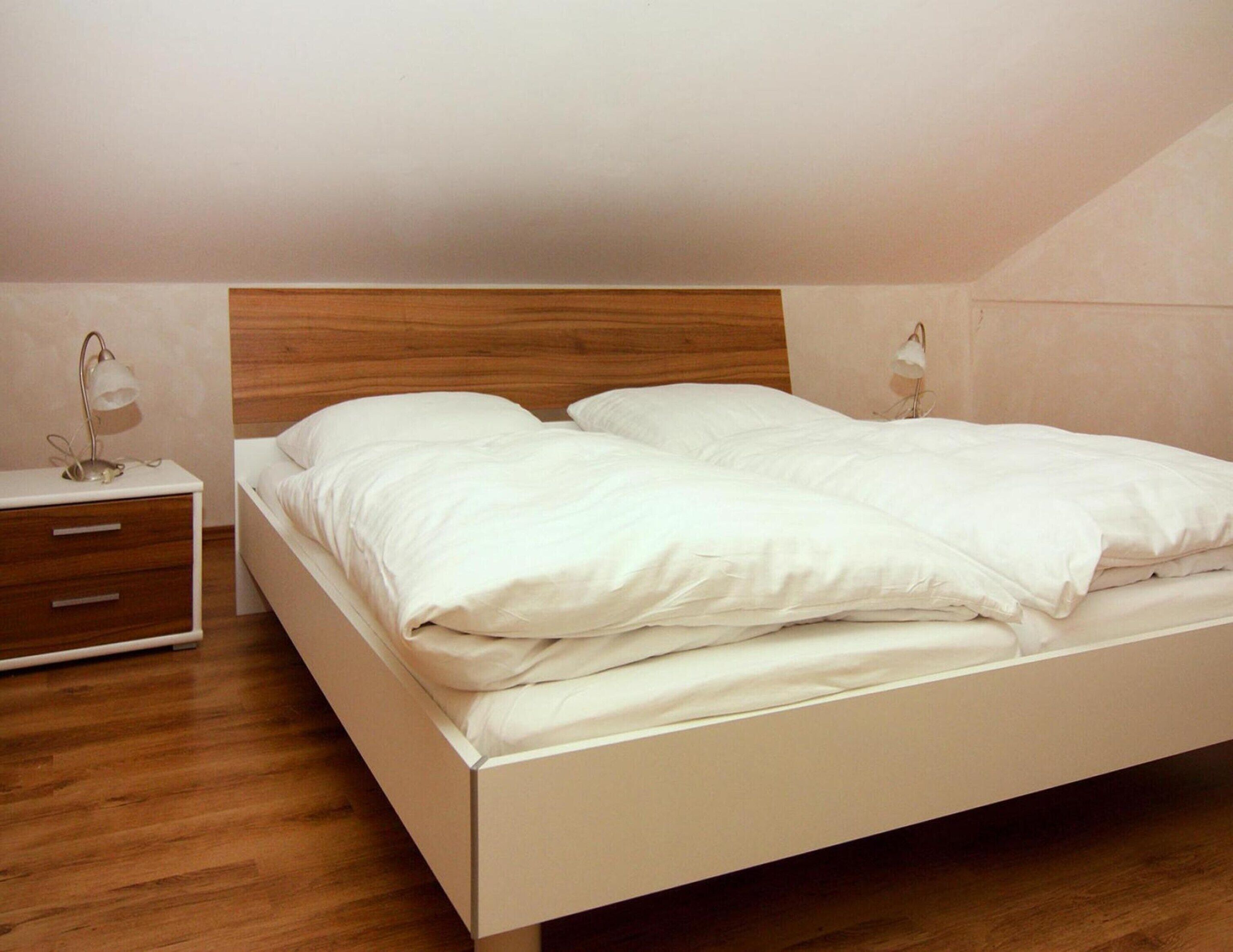Classic Apartment, 2 Bedrooms | 4 bedrooms, individually furnished