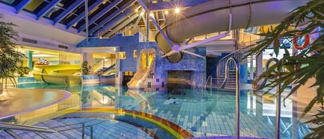 Căn hộ tiện nghi đơn giản, 2 phòng ngủ | Hồ bơi