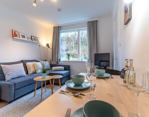 Classic-Apartment, 2 Schlafzimmer | Wohnzimmer