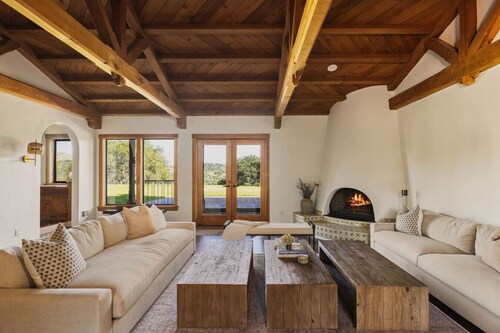 Wine Country Estate | Pool · Hot Tub · 4 Casitas