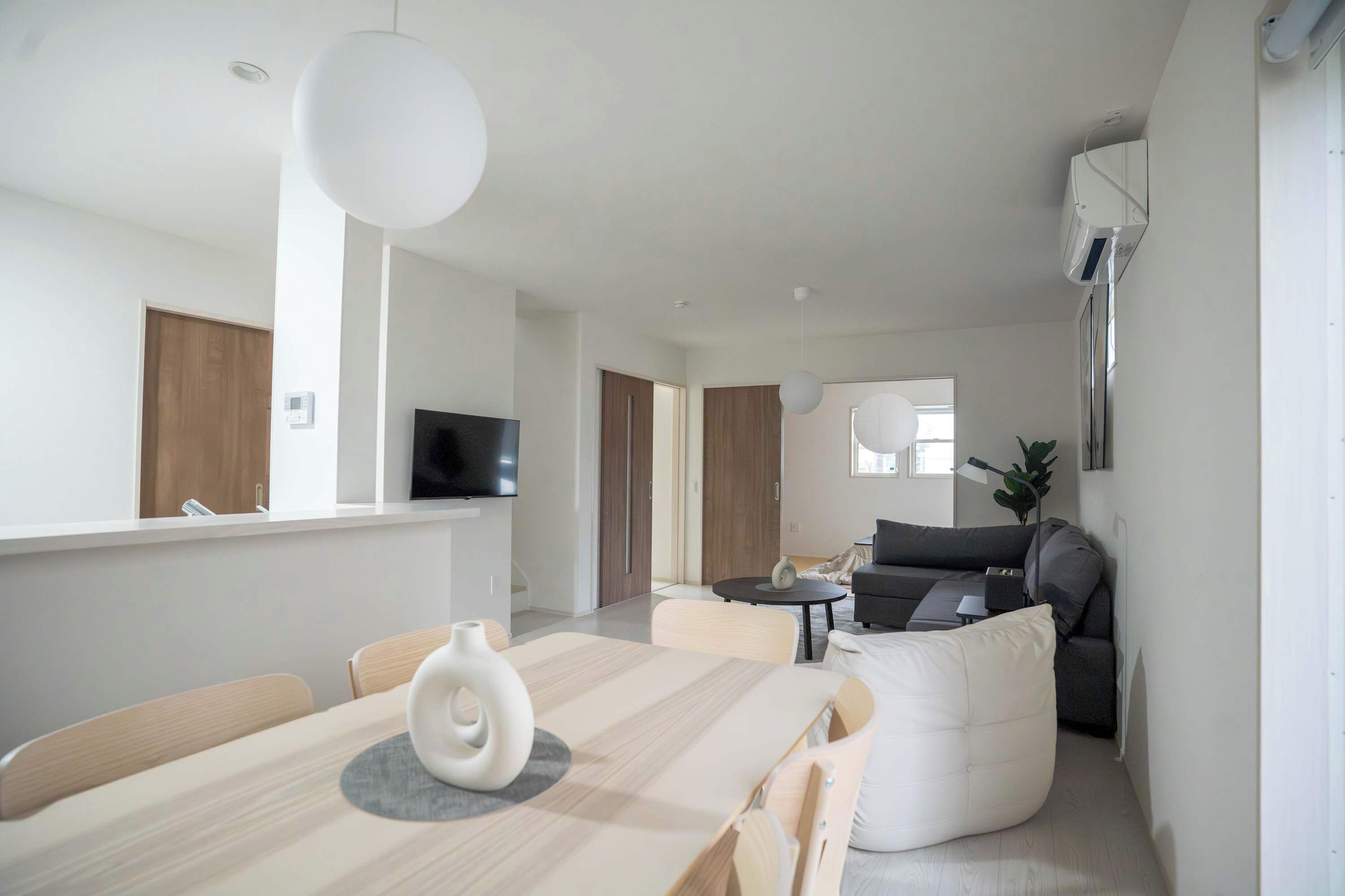 TV, offices