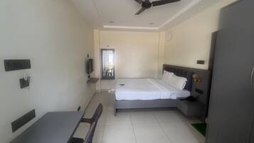 Executive Suite | Premium bedding, free WiFi, bed sheets