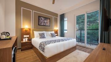 Deluxe Single Room, Mountain View | Laptop workspace, free WiFi