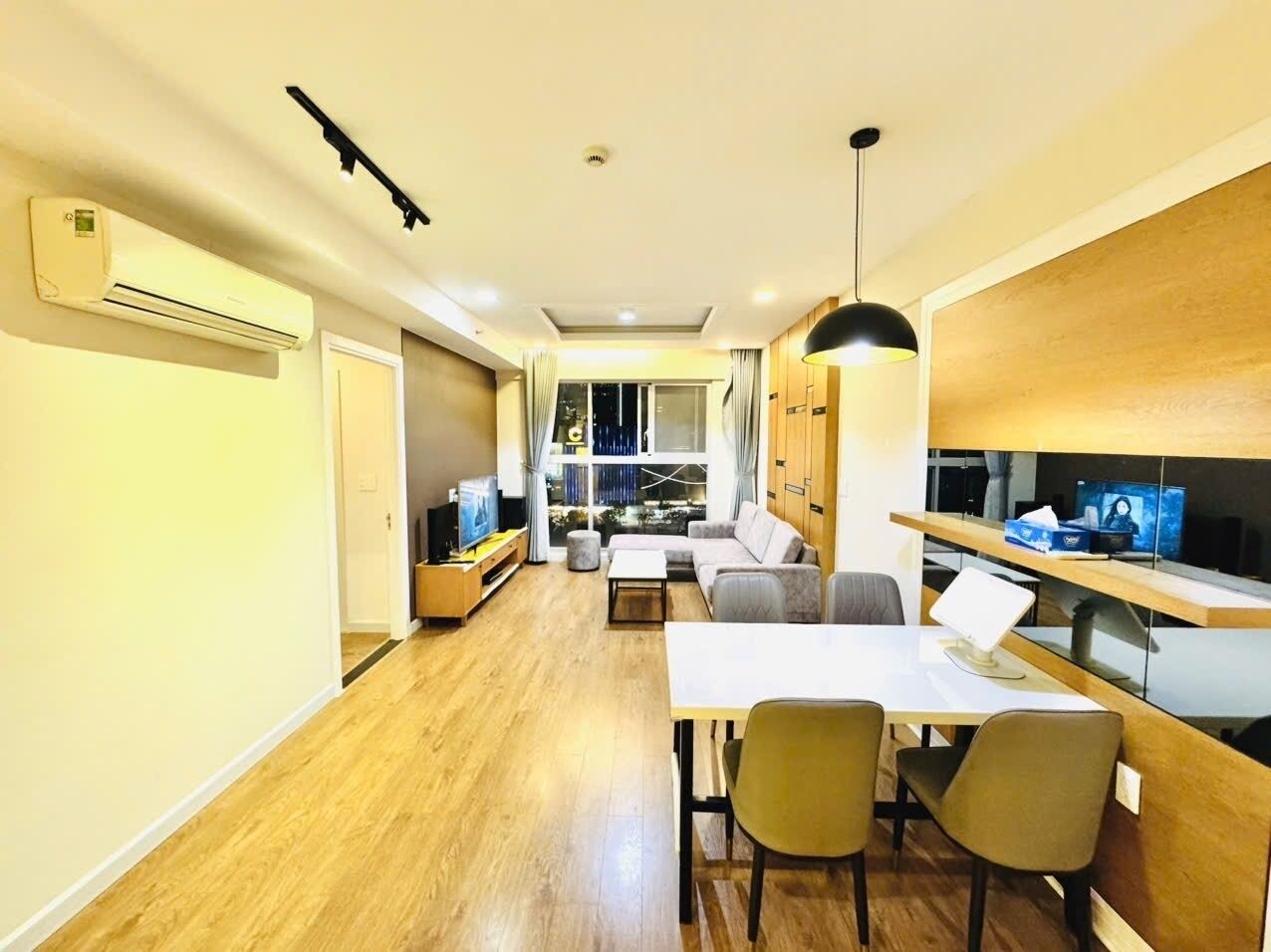 Deluxe Apartment, 2 Bedrooms, Balcony, City View | Living area