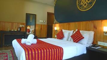 Deluxe Double Room, City View | Desk, laptop workspace, free WiFi
